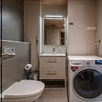 Tunturinlaita D1, Ski-in Ski-out With Private Hot Tub By Aavalevi * Levi