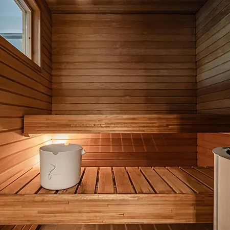 Tunturinlaita D1, Ski-In Ski-Out With Private Hot Tub, Levi Center By Aavalevi * Levi