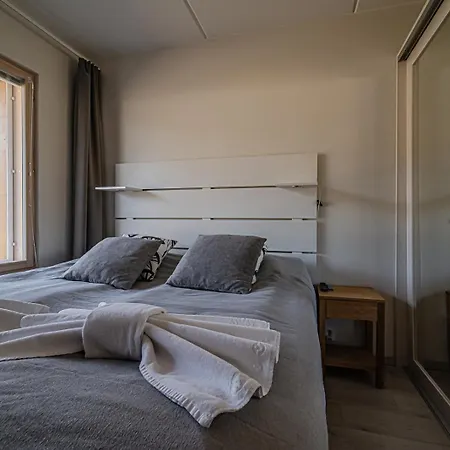 Tunturinlaita D1, Ski-In Ski-Out With Private Hot Tub, Levi Center By Aavalevi Levi